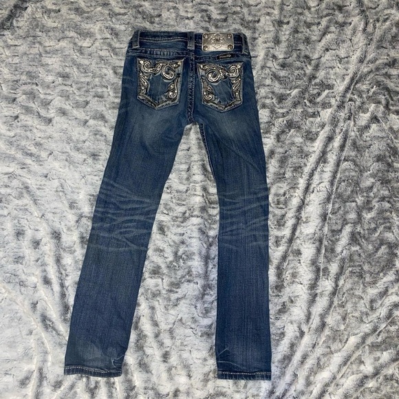 Too small - Picture 3 of 3